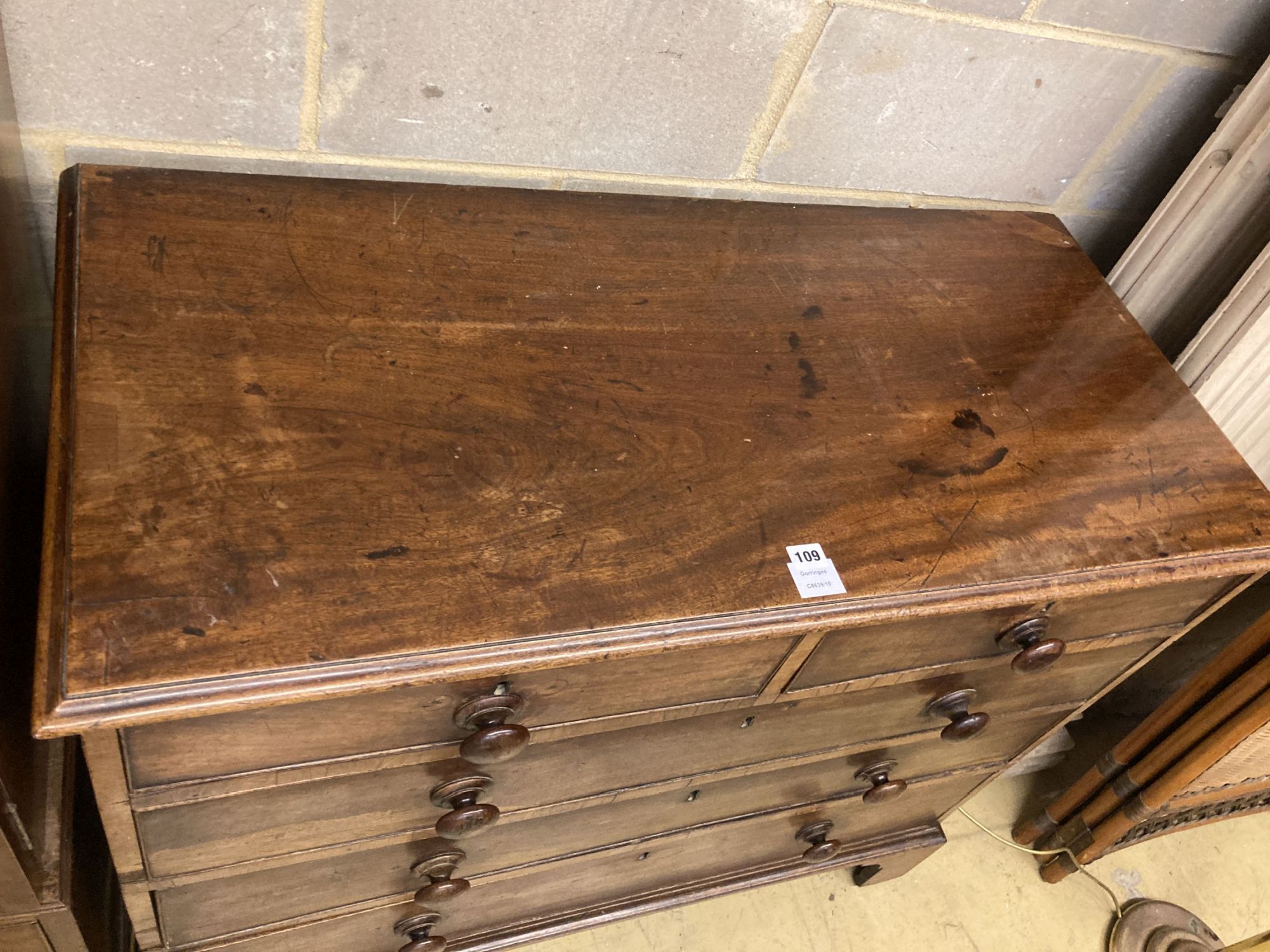 A George III mahogany chest of drawers, width 109cm, depth 51cm, height 94cm